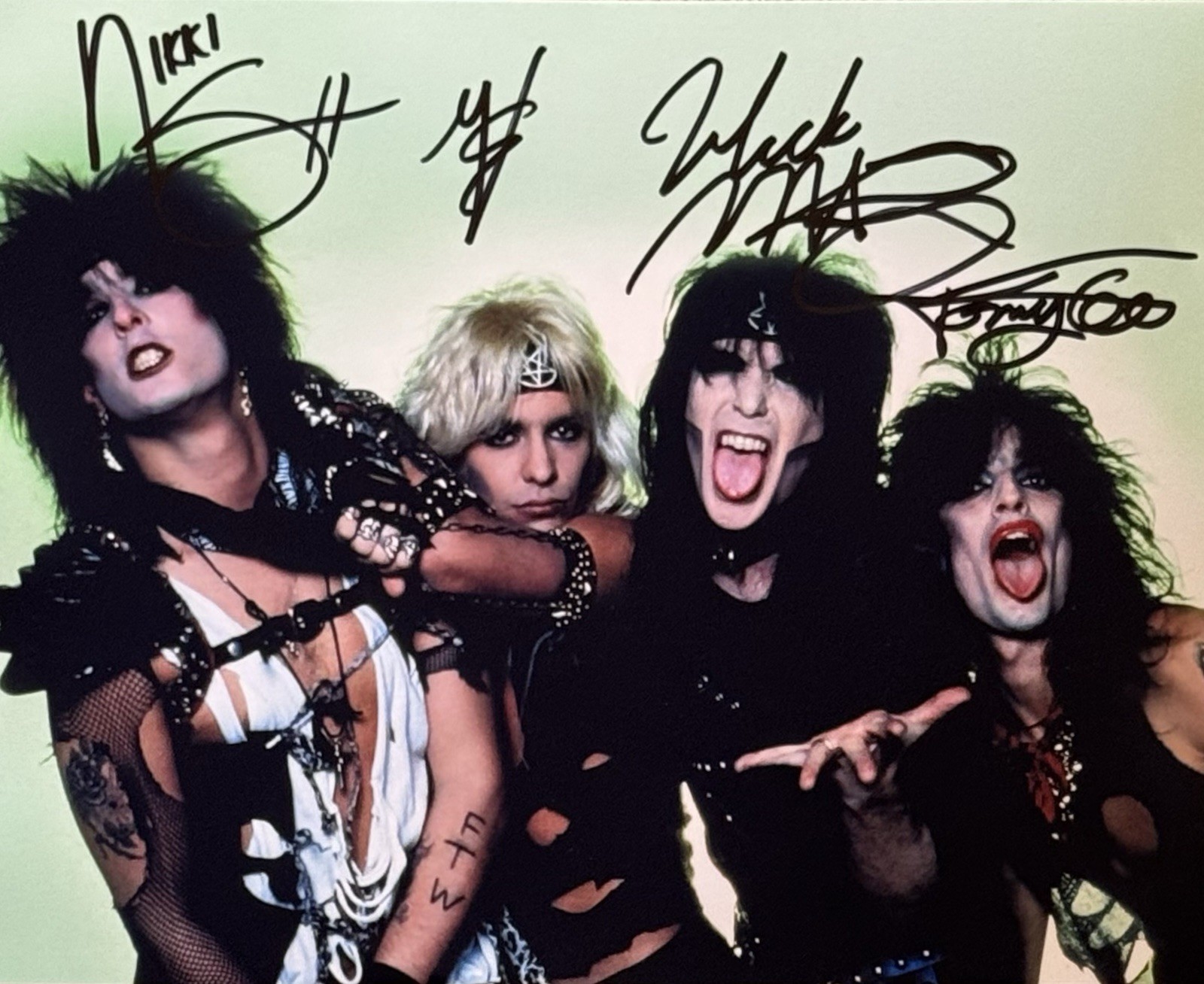 MOTLEY CRUE - FULL BAND Nikki Vince Mick Tommy -  Autographed 8 x 10 PHOTO w/COA