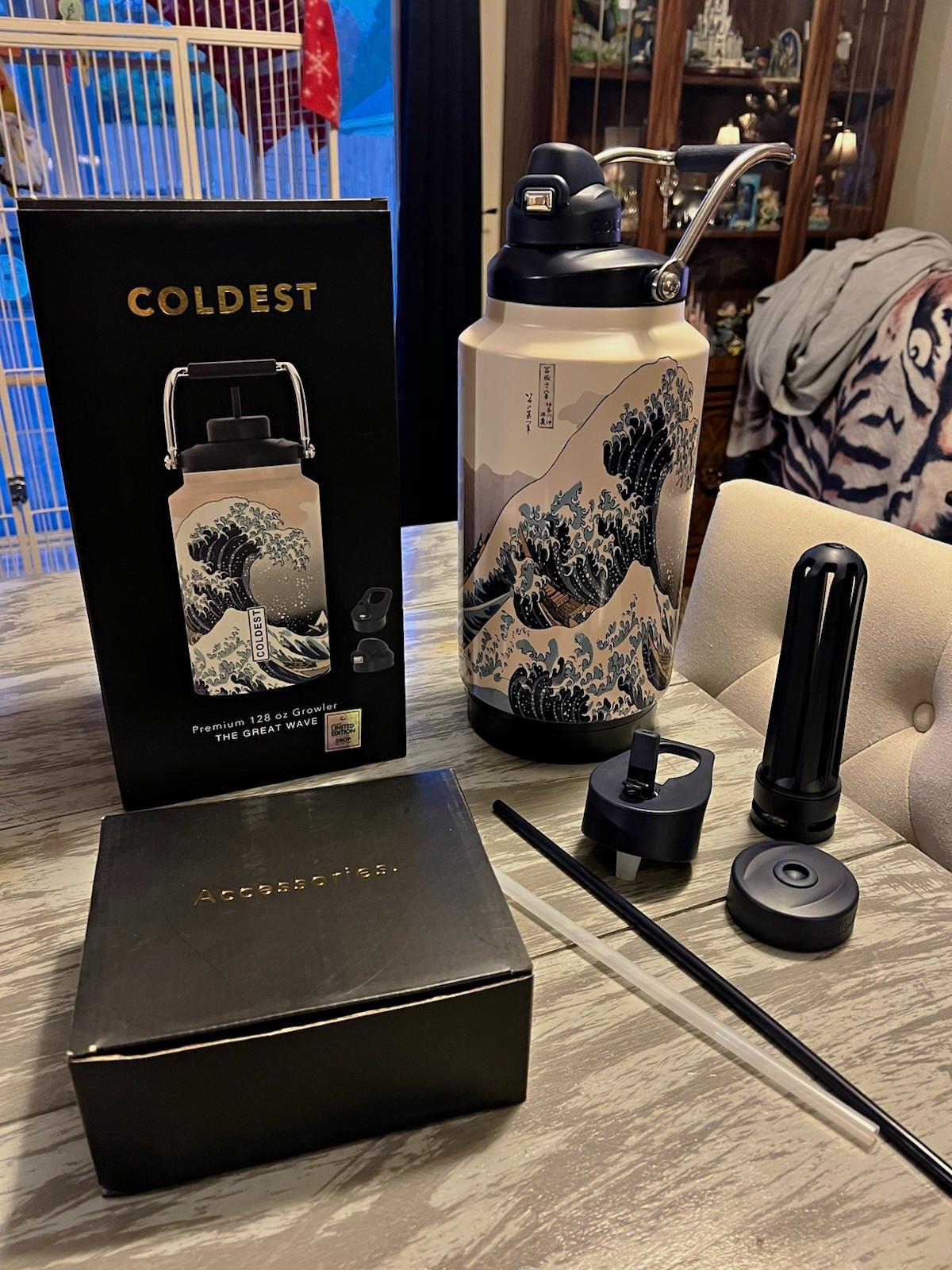 Coldest *BNIB* SOLD OUT Premium Growler 128 oz “The Great Wave” Coldest *BNIB* SOLD OUT Premium Growler 128 oz “The Great Wave”
