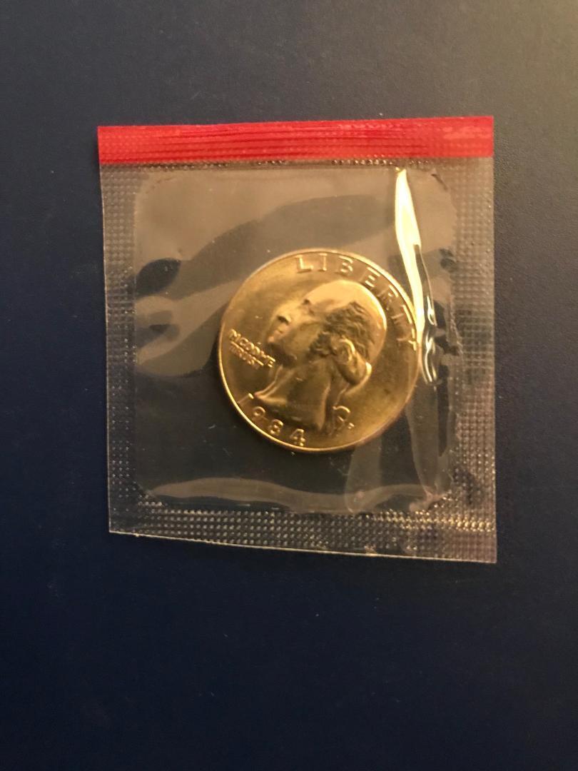 1984 P+D WASHINGTON QUARTER UNCIRCULATED STILL IN MINT CELLO L@@K