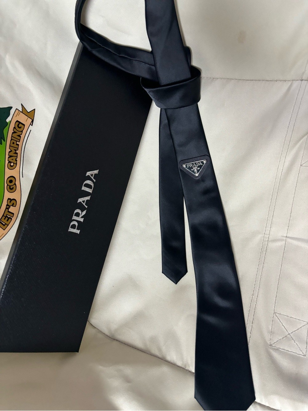 PRADA Milano Men\'s Black Solid Woven Silk Pointed Tie w/ Logo Plaque with box