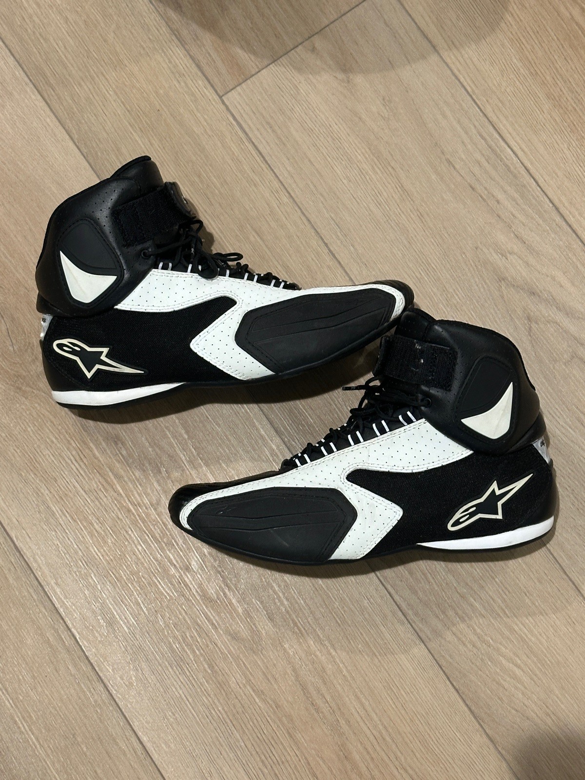 Alpinestars SMX-1 Motorcycle Boots US 11.5 Men’s Like New Black/white Alpinestars SMX-1 Motorcycle Boots US 11.5 Men’s Like New Black/white
