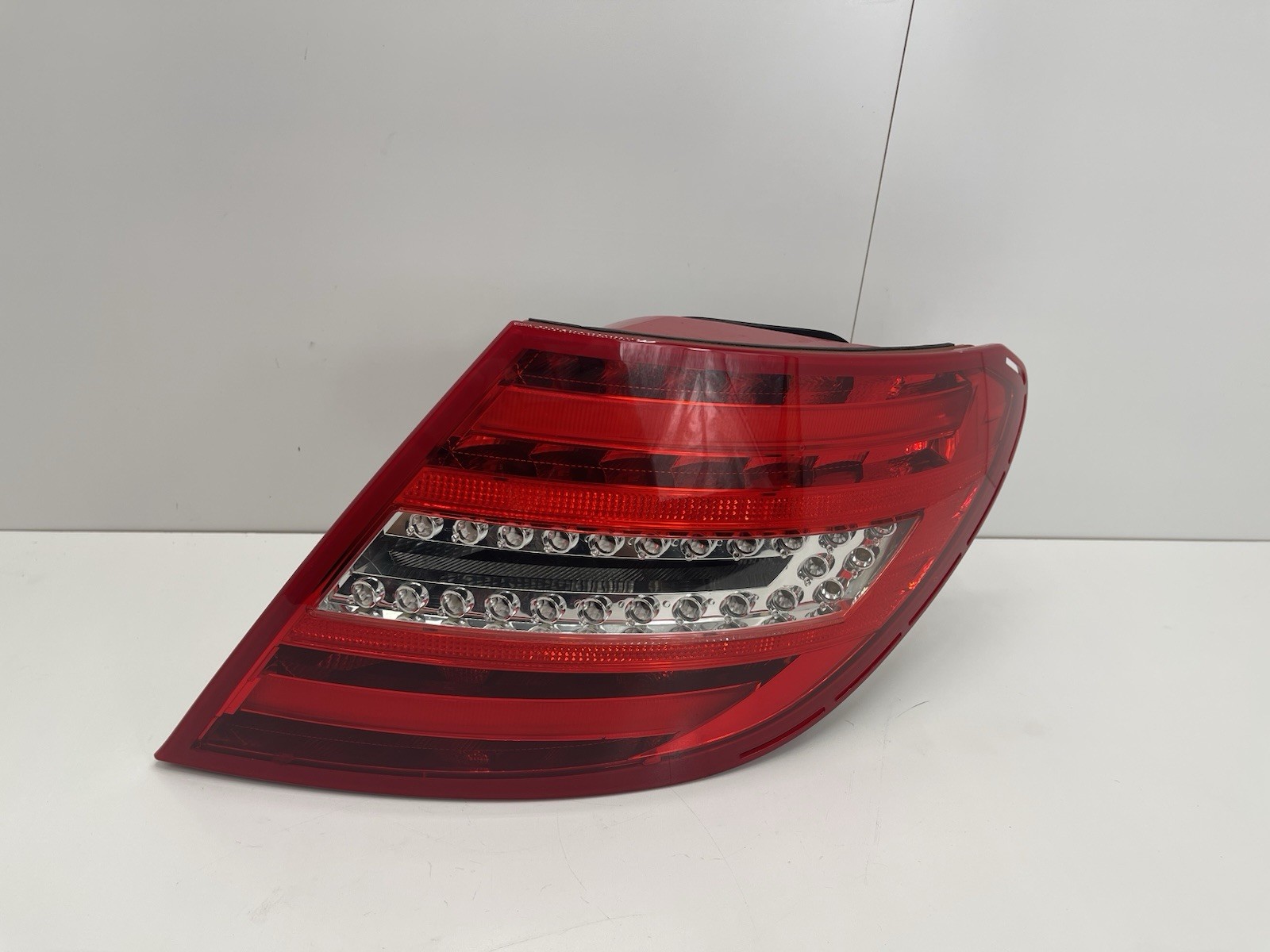 2012-15 Mercedes C250 C300 C350 C63 RH Tail Light OEM A2049060703 Right 2012-15 Mercedes C250 C300 C350 C63 RH Tail Light OEM A2049060703 Right