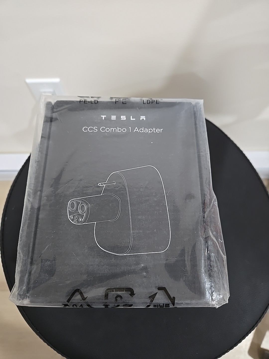 Brand New Sealed Tesla CCS Combo 1 (CCS1) Adapter (Part No 1656565-10-A) Brand New Sealed Tesla CCS Combo 1 (CCS1) Adapter (Part No 1656565-10-A)