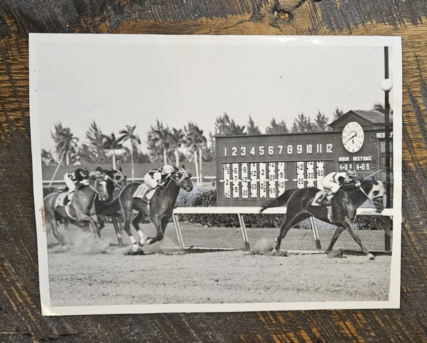 1939 Press Photo - Royal Pam, Bahamas Handicap with Hialeah Park Toteboard