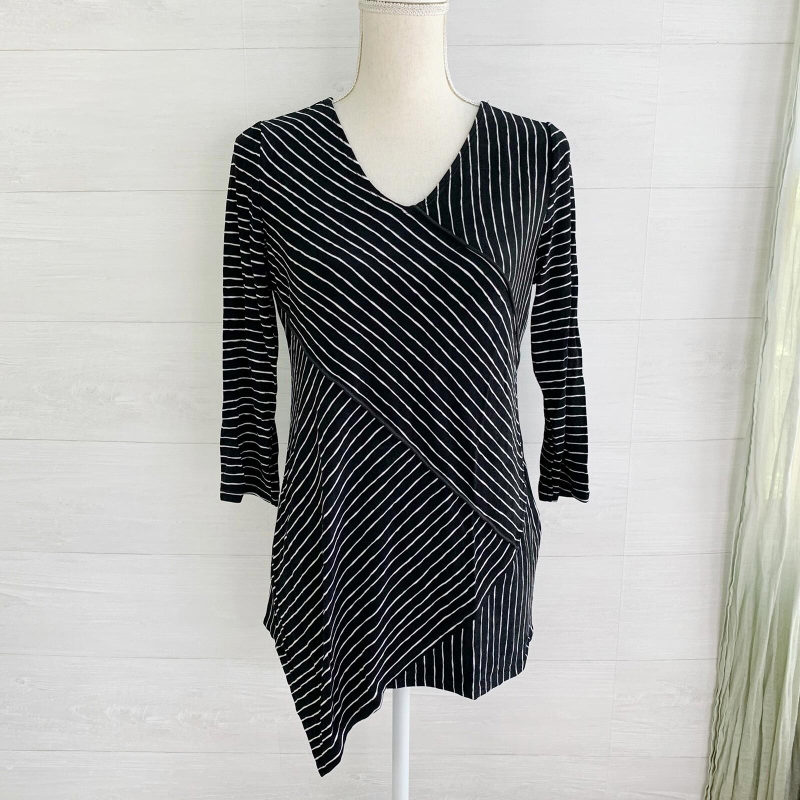 Travelers by Chico’s - Black & white striped asymmetrical tunic top, sz 0 Travelers by Chico’s - Black & white striped asymmetrical tunic top, sz 0