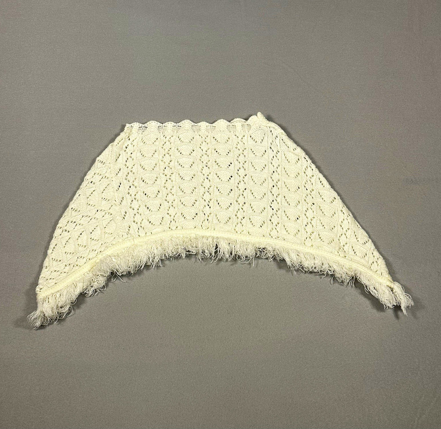 VTG Strictly Kids Cream Knit Shawl Wrap Fringe Size 5 6 Boho Triangle Capelet