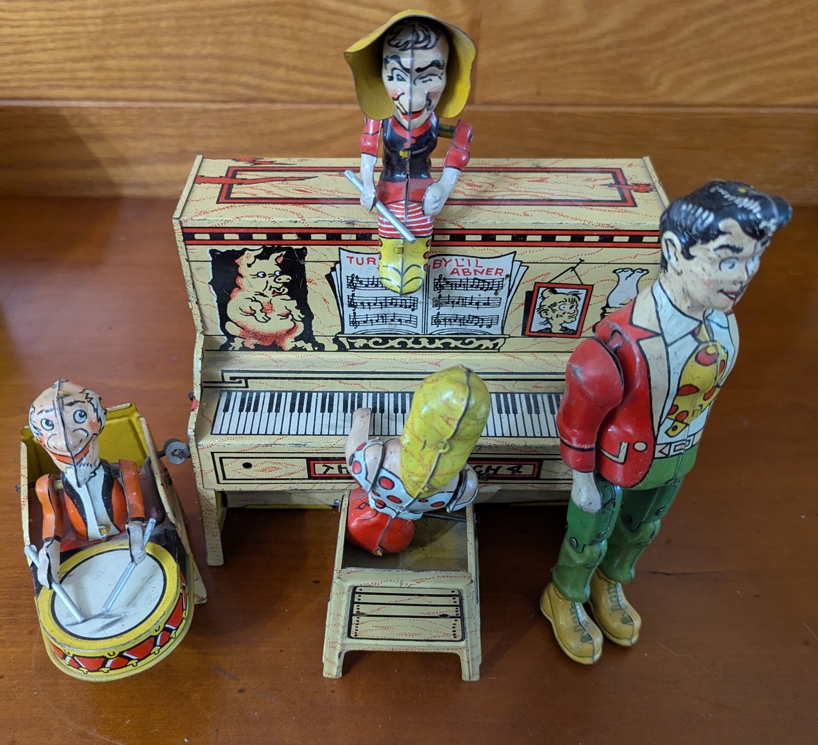 Vintage 1945 Lil Abner Dogpatch Band Tin Windup NICE 