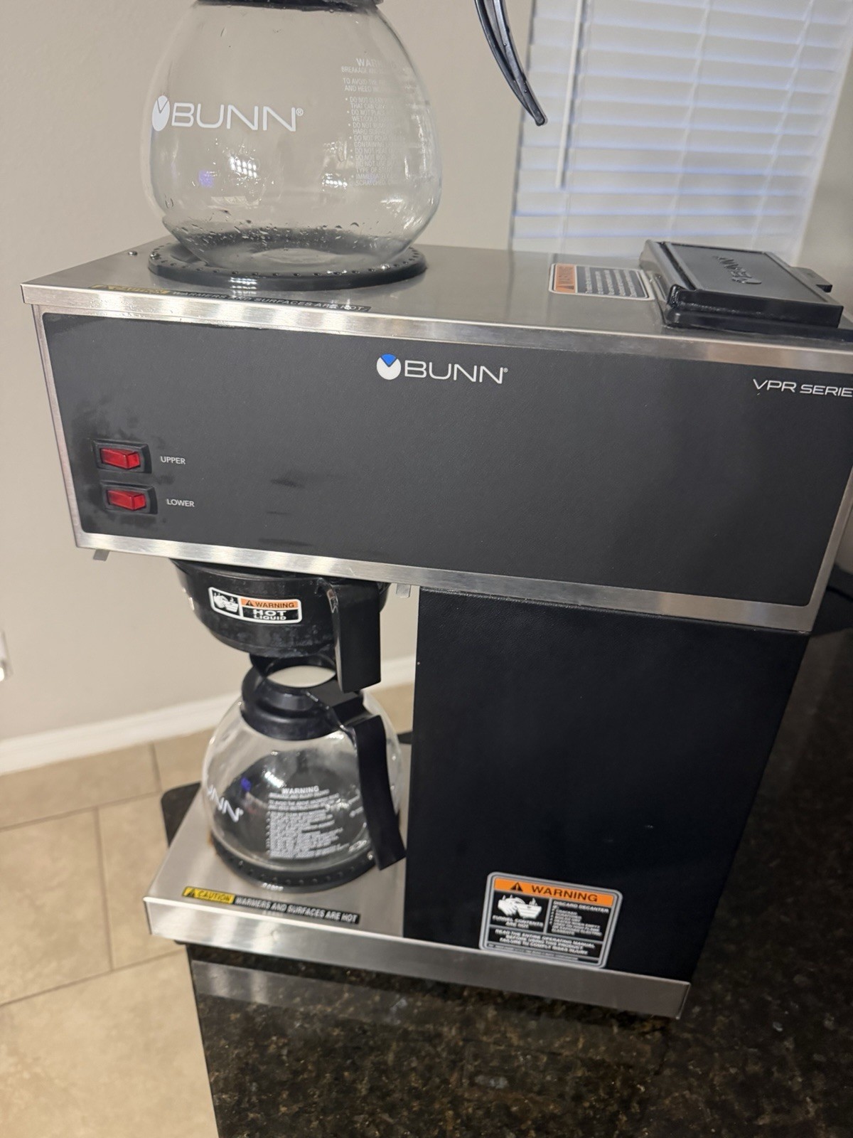 BUNN VPR Series 33200 Commercial Coffee Maker w/ 2 Decanters