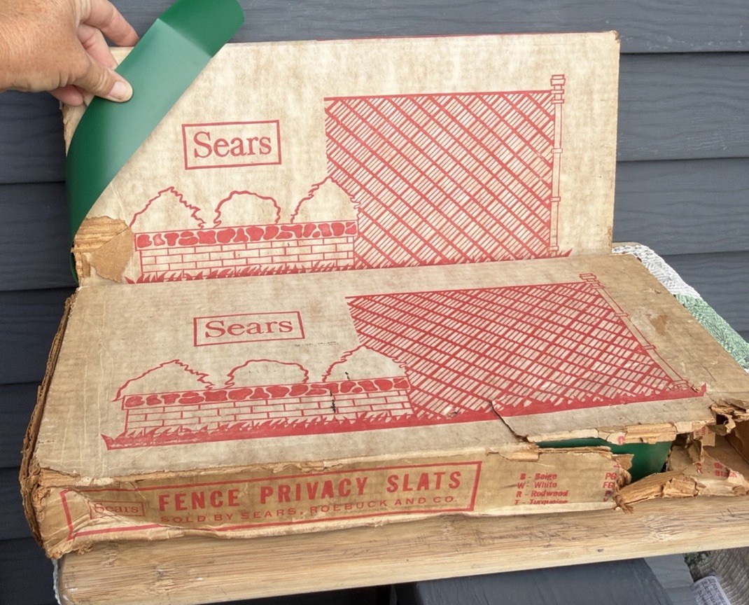 2 Boxes Sears Vintage Green Chain Link Fence Privacy Slats #19842 4’ High MCM 2 Boxes Sears Vintage Green Chain Link Fence Privacy Slats #19842 4’ High MCM