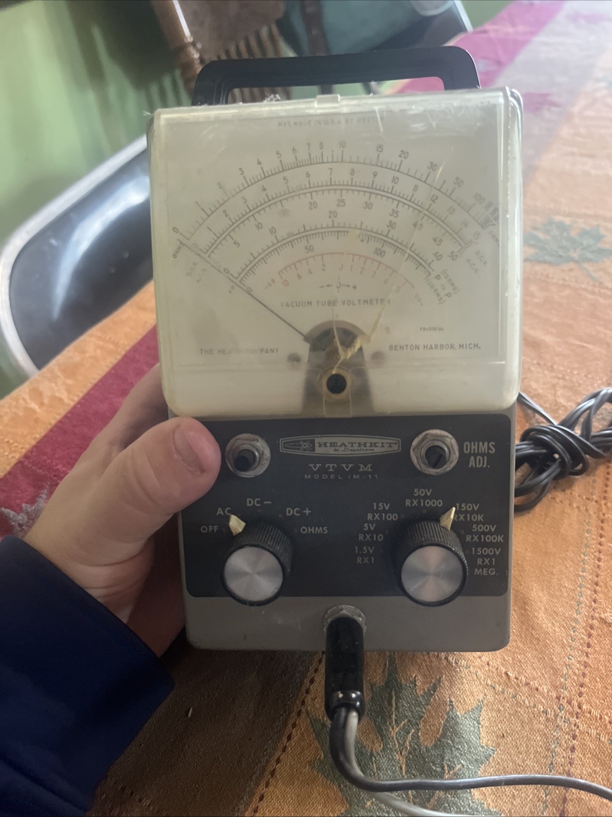 Vintage Heathkit Vacuum Tube Voltmeter Model IM-11 with Probes Vintage Heathkit Vacuum Tube Voltmeter Model IM-11 with Probes