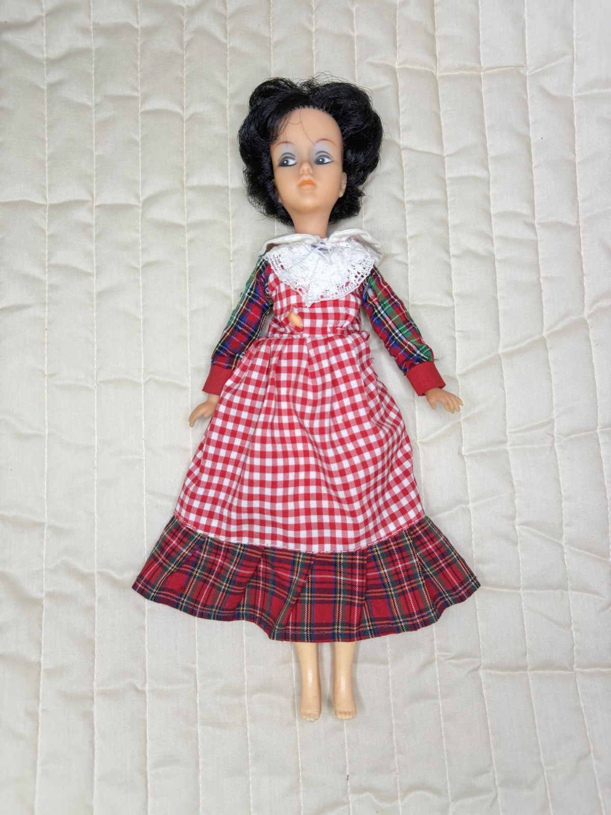 Vintage Tina Cassini Fashion Doll Made in British Hong Kong Collectible