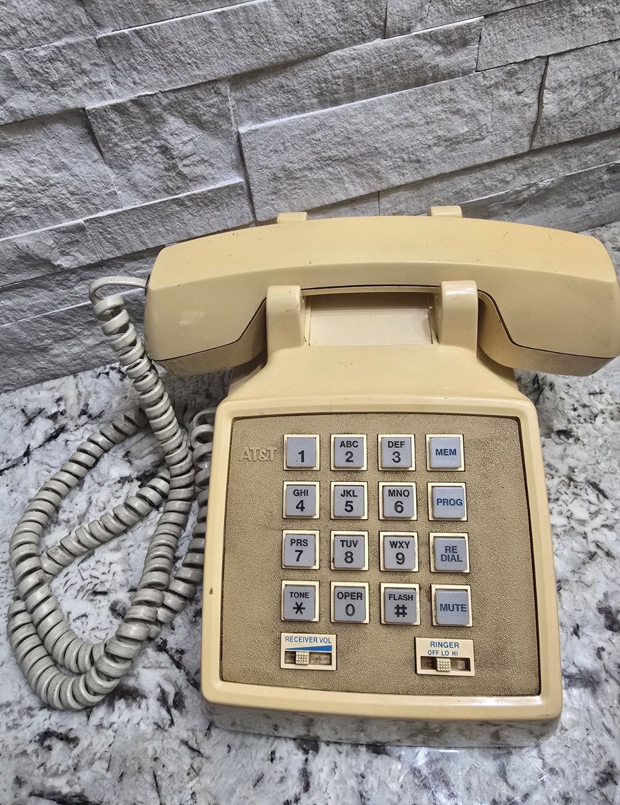 Vintage AT&T CS2500DMGH Push Button Desk Phone Tan Beige Landline Telephone