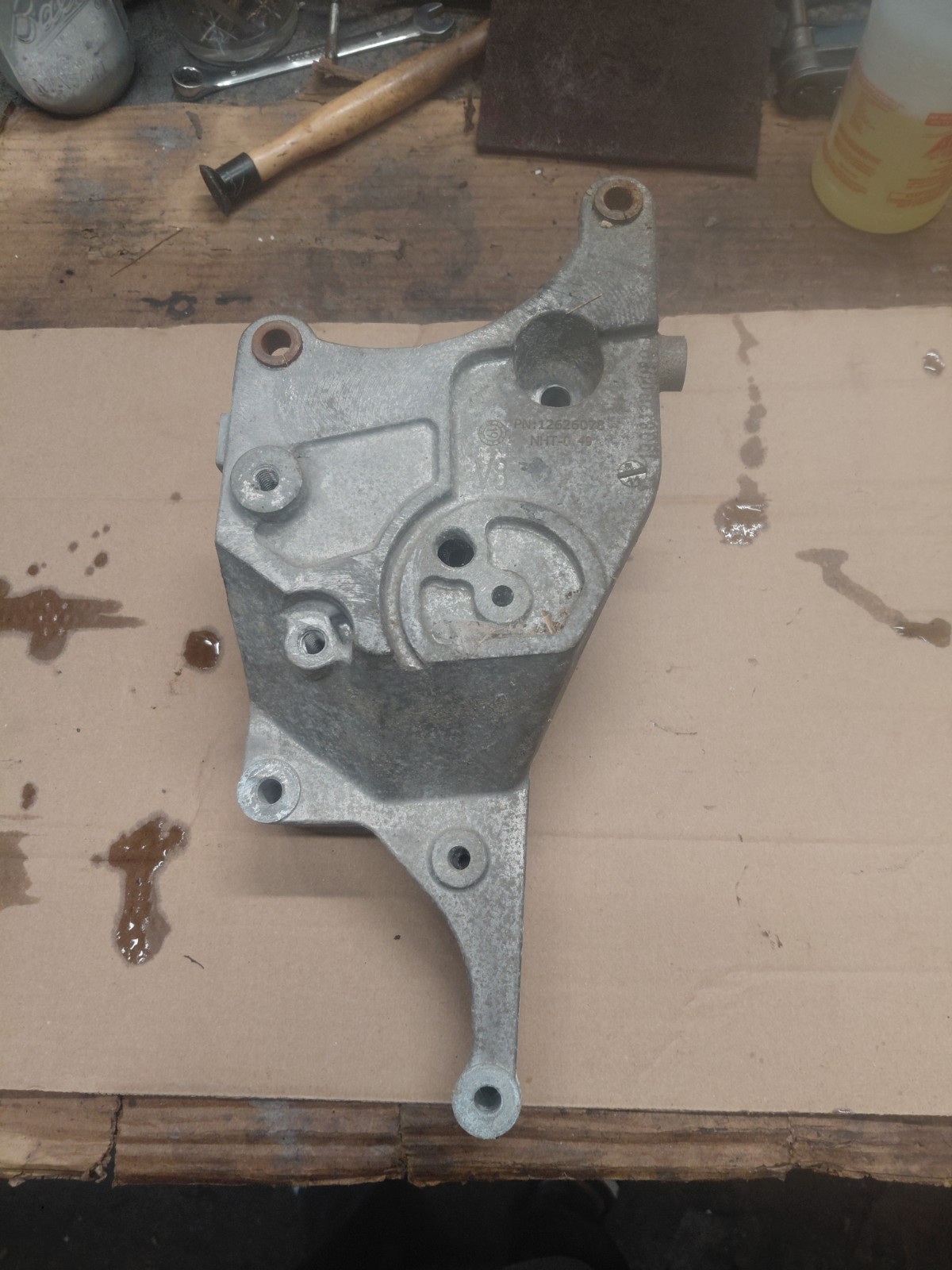 5.3 6.2 lt 2014 to 2024 alternator bracket 12626078