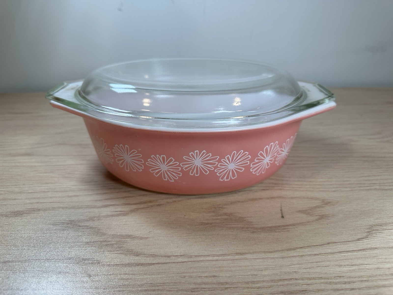 Vintage Pyrex Pink Daisy 043 Oval Casserole with Lid 1 1/2 Qt Very Nice Vintage Pyrex Pink Daisy 043 Oval Casserole with Lid 1 1/2 Qt Very Nice