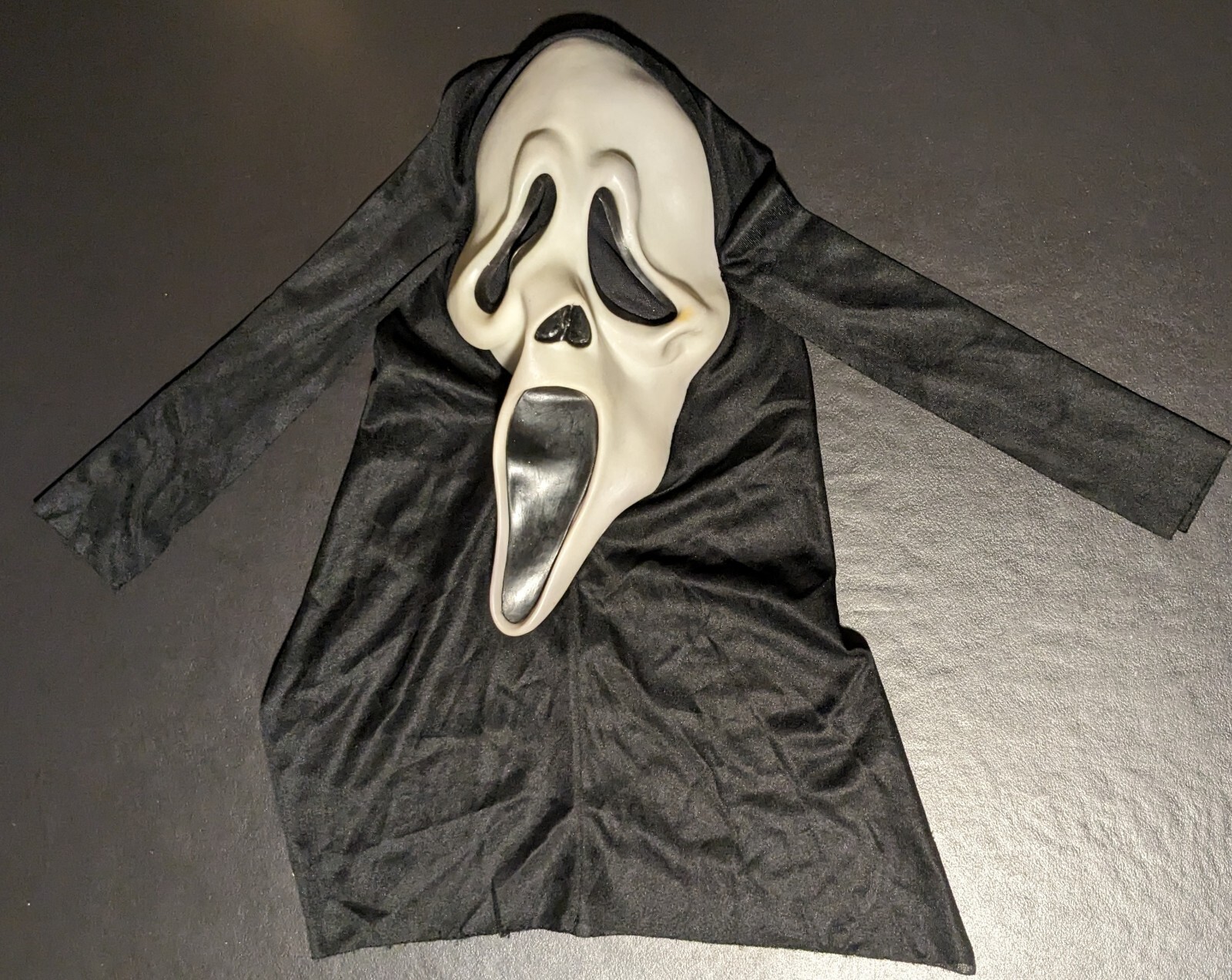Vintage 1997 Easter Unlimited Scream Ghostface Mask Fun WorldHalloween S9206 Vintage 1997 Easter Unlimited Scream Ghostface Mask Fun WorldHalloween S9206