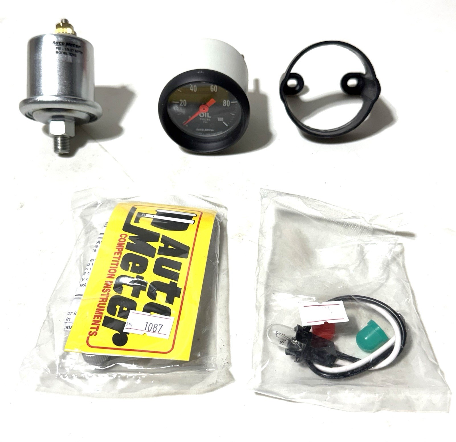AutoMeter 2634 Z-Series Oil Pressure Gauge 0-100 PSI AND 2242 Sender 2-1/16” Set