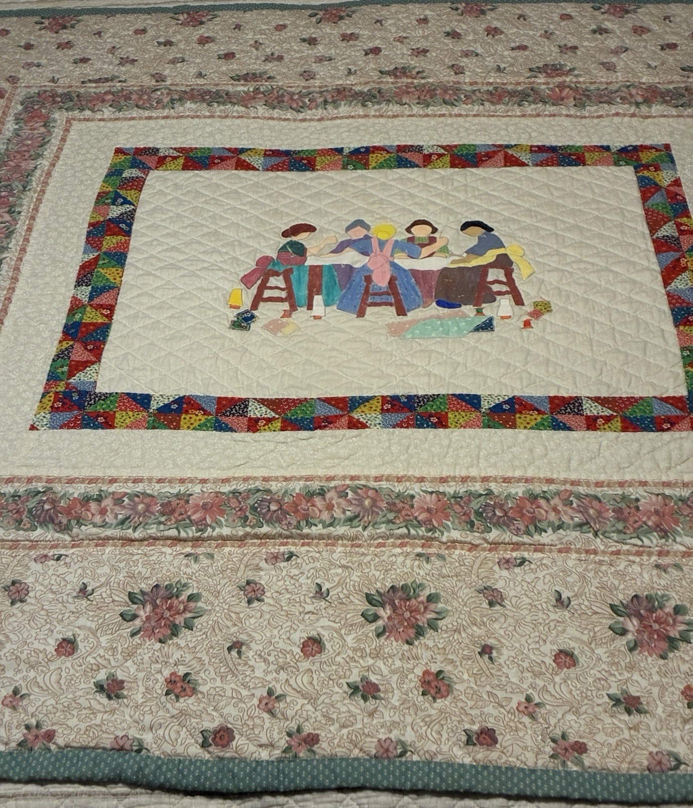 VTG hand-stitched cotton throw quilt featuring a “Guilting Bee” painted appliqué