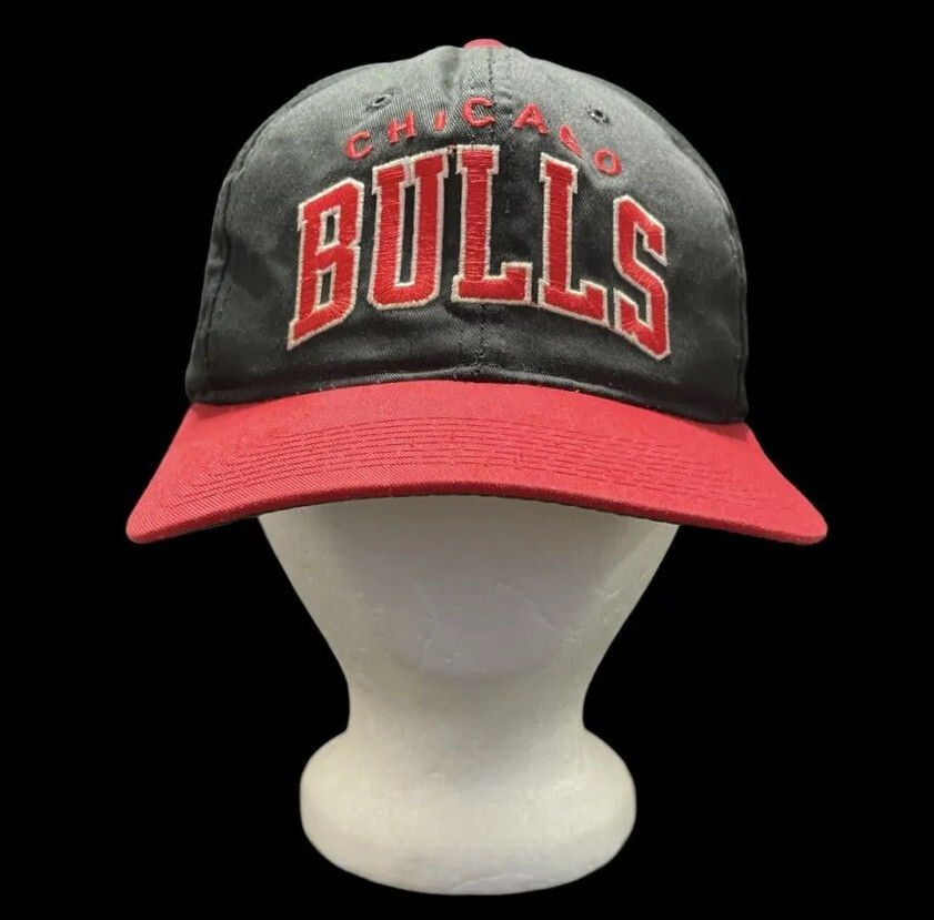Vintage Starter NBA Chicago Bulls Snapback Hat Adjustable Black Red
