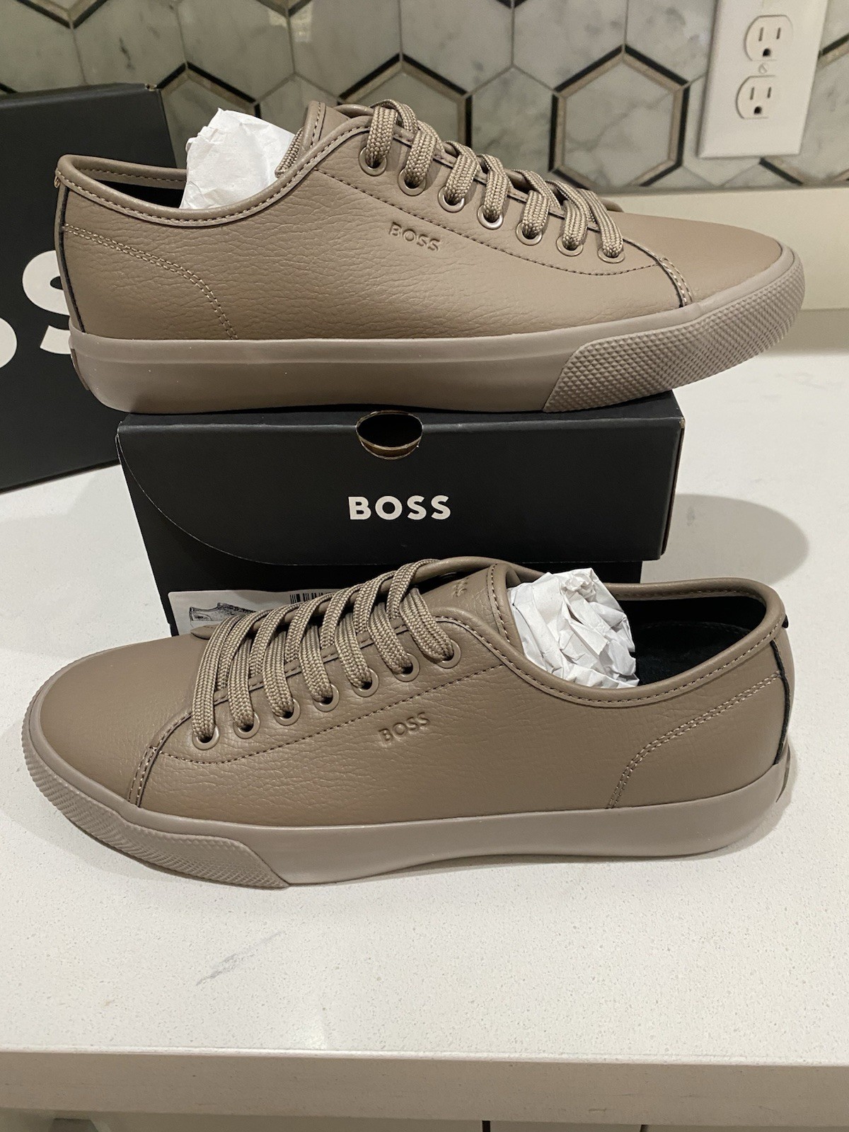 NEW Mens Boss Aiden Tenn Dark Beige Sneakers Shoes size 9