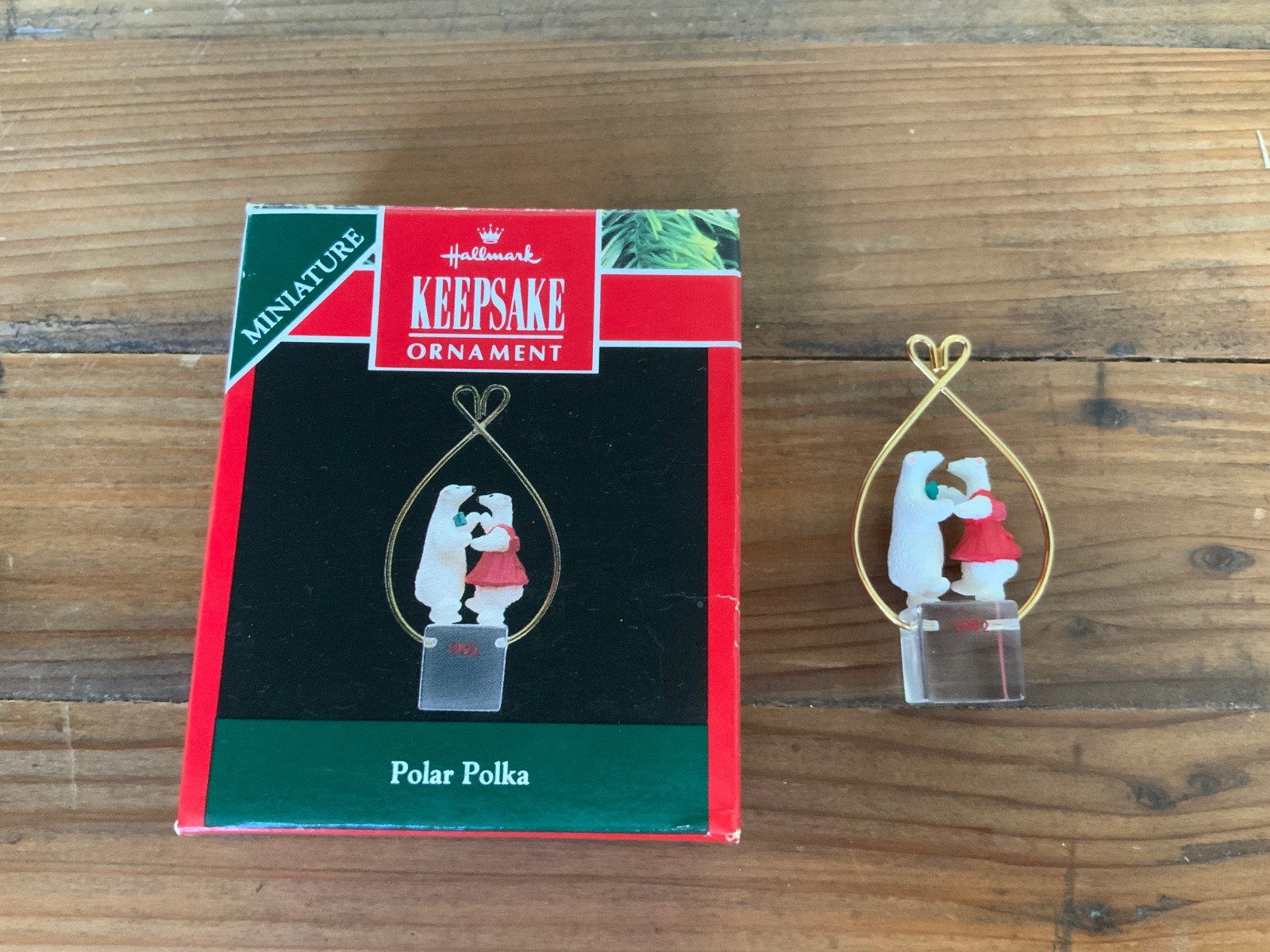 1989 Hallmark Keepsake Miniature Ornament (Polar Polka) Very Good