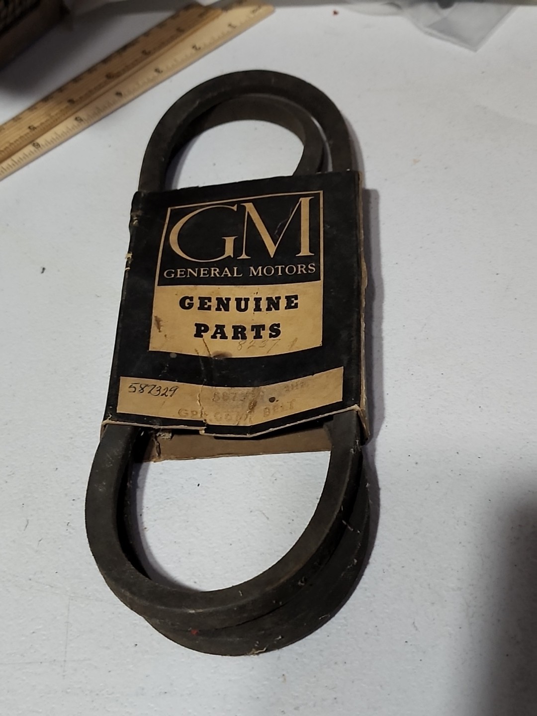 NOS GM VINTAGE ACCESSORY V BELT 587329 OEM