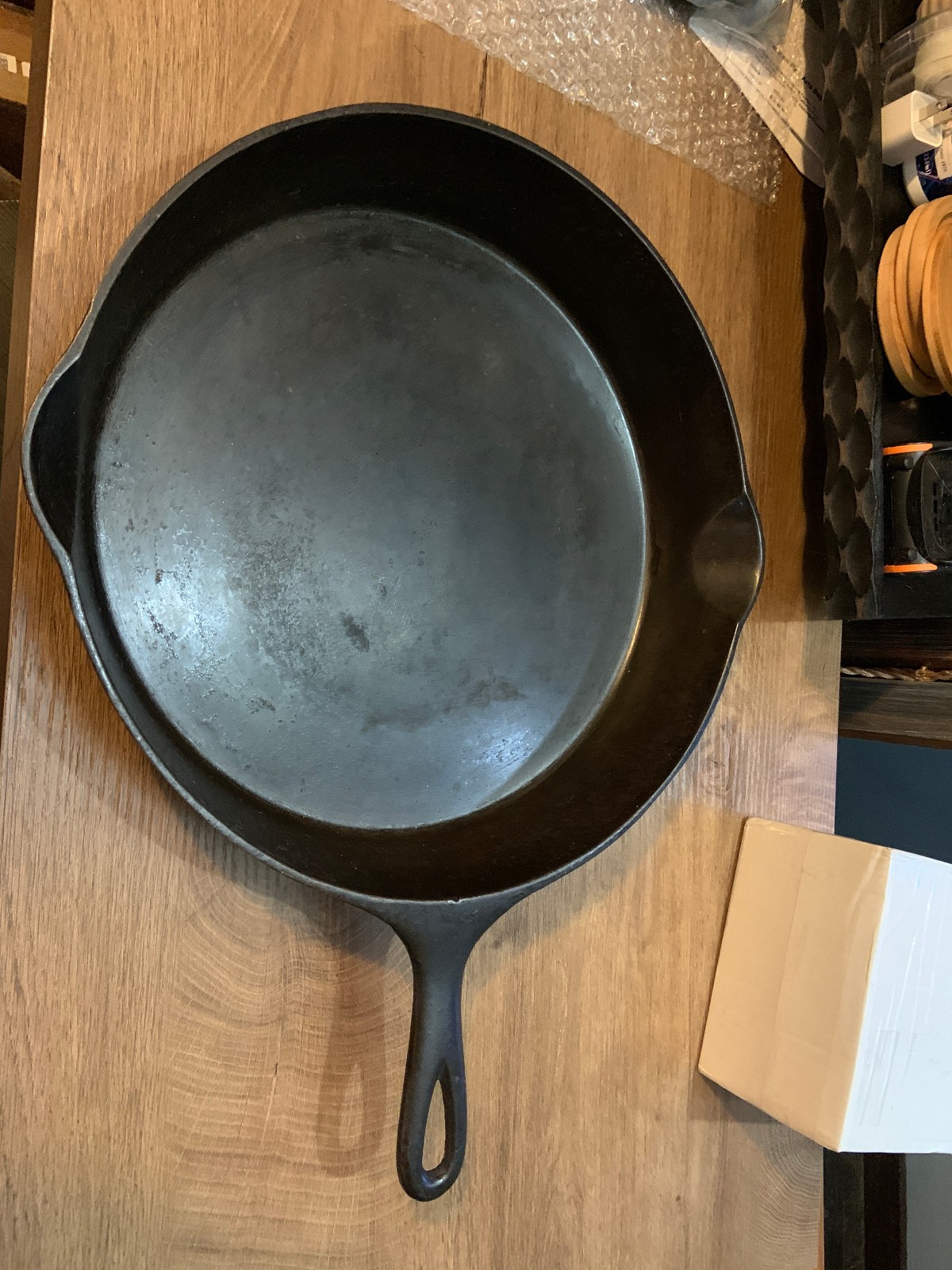 Wagner Ware Sydney O - 12 - Cast Iron Fry Pan Double Spout w/ Heat Ring