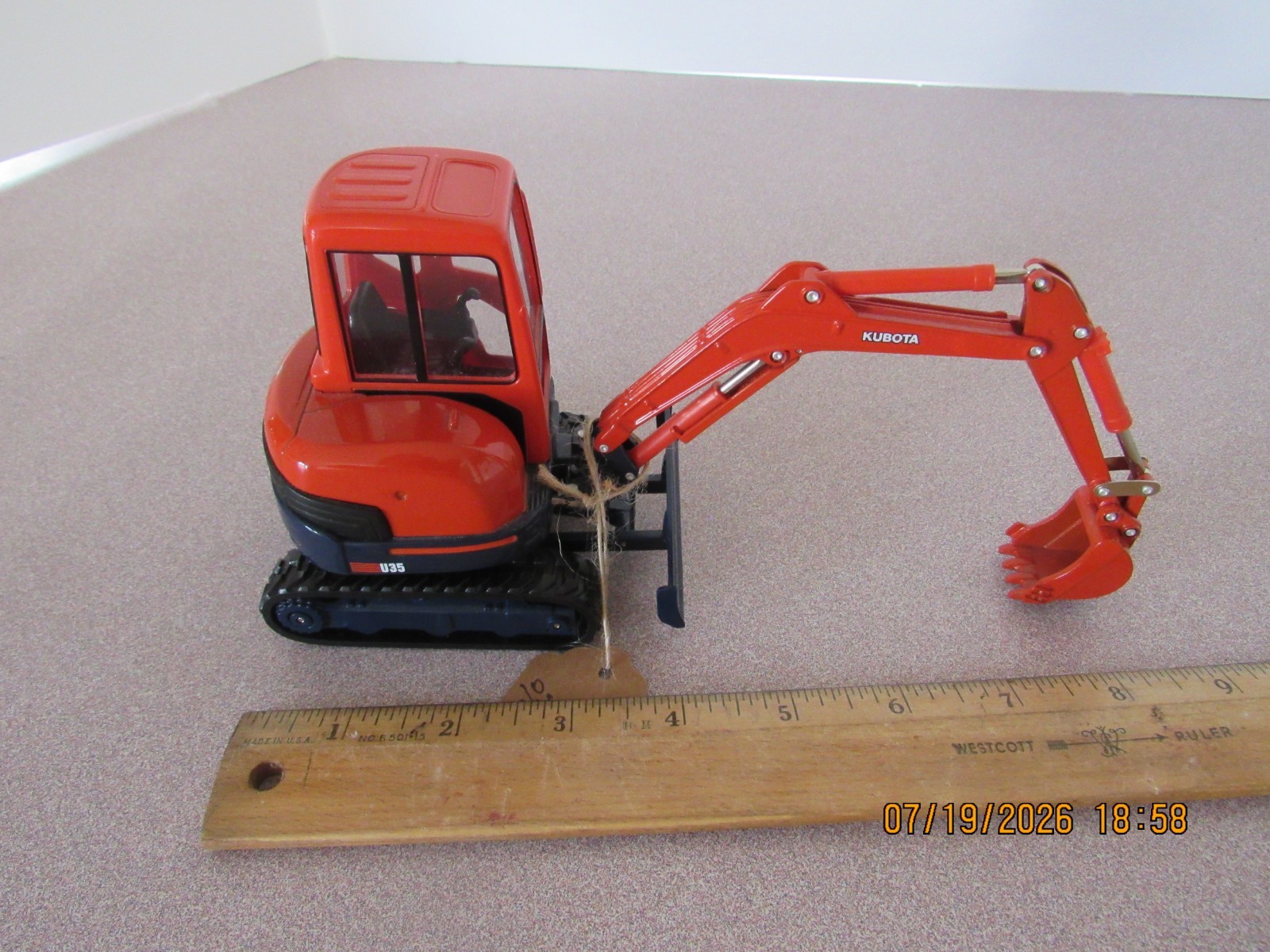 Kubota 1/40 -U35 Excavator Diecast Model Kubota 1/40 -U35 Excavator Diecast Model