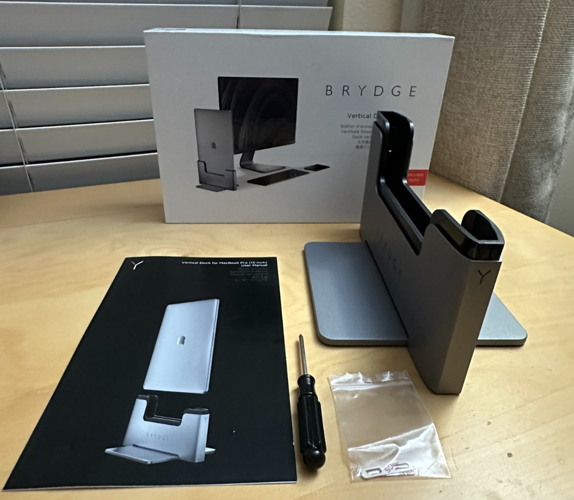 Brydge MacBook Vertical Dock for 13 Brydge MacBook Vertical Dock for 13