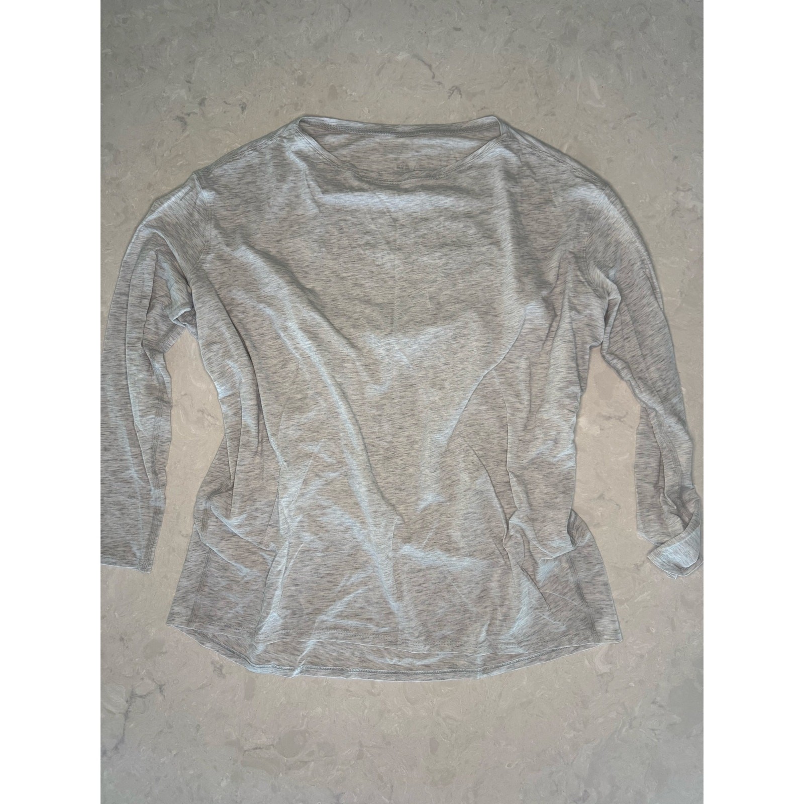Lululemon Gray Oversized Longsleeve T-Shirt Lululemon Gray Oversized Longsleeve T-Shirt