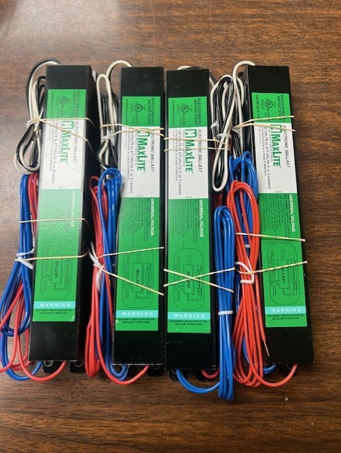 MaxLite SKEU322HEH-SC 1-2 LAMP T8 ballast high power box of 4 new