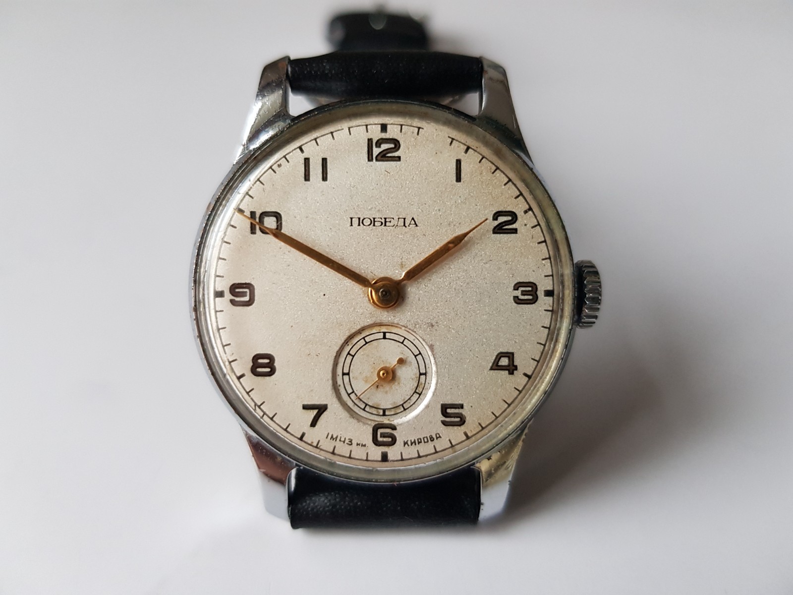 USSR 1st MChZ Pobeda wristwatch made in 2nd quarter 1952 Cal.2602 runs good