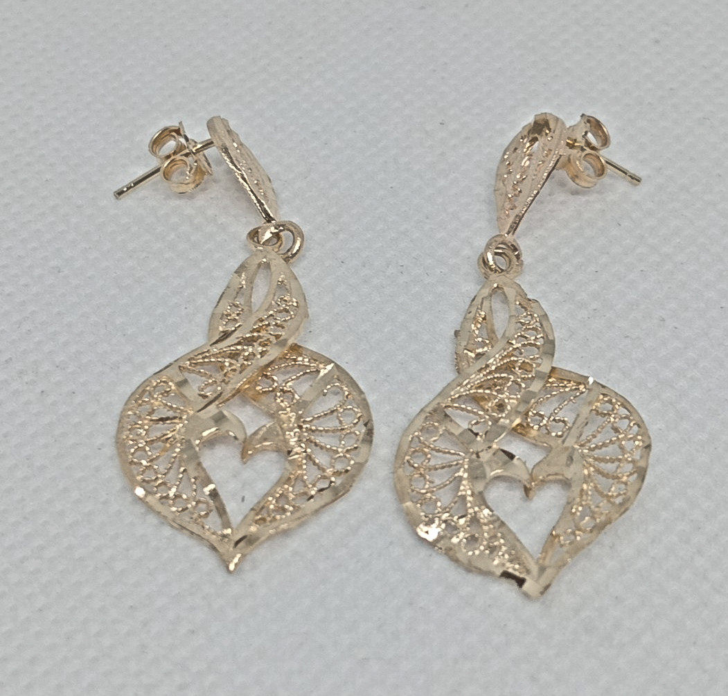 14k Yellow Gold Dangling Pierced Earrings 14k Yellow Gold Dangling Pierced Earrings