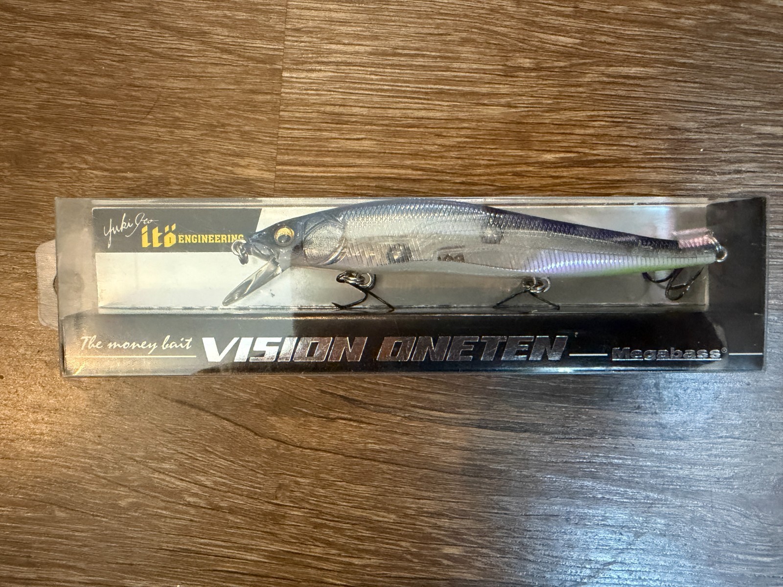 Megabass ito VISION 110 ONETEN Color - GP Skeleton Tennessee