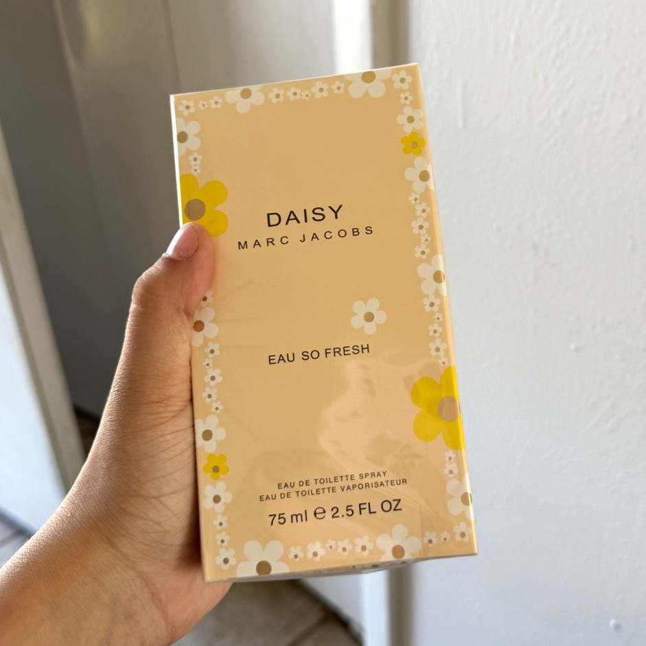 Marc Jacobs Daisy Eau So Fresh Eau de Toilette Spray, Regular Size 2.5 fl oz Marc Jacobs Daisy Eau So Fresh Eau de Toilette Spray, Regular Size 2.5 fl oz