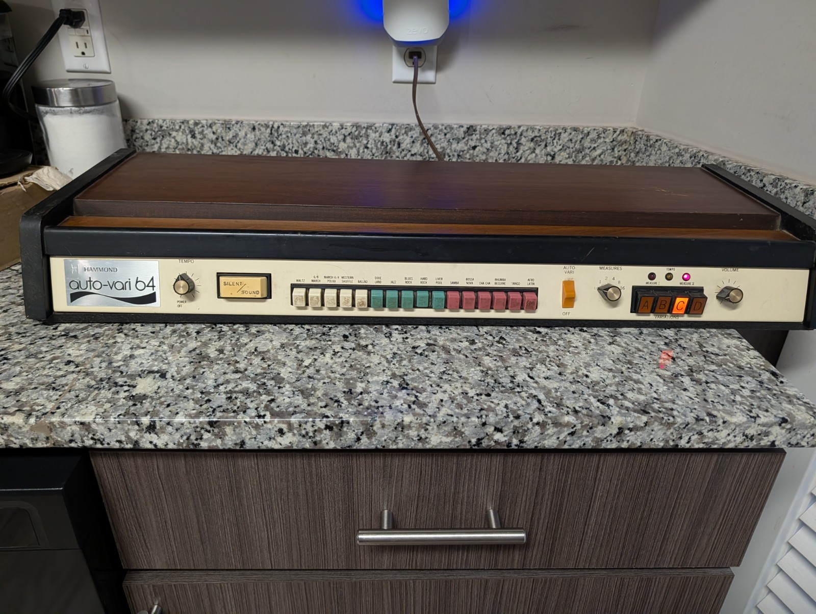 Hammond Auto-Vari 64 Hammond AV-64 With White Face Percussion Machine For Organ Hammond Auto-Vari 64 Hammond AV-64 With White Face Percussion Machine For Organ