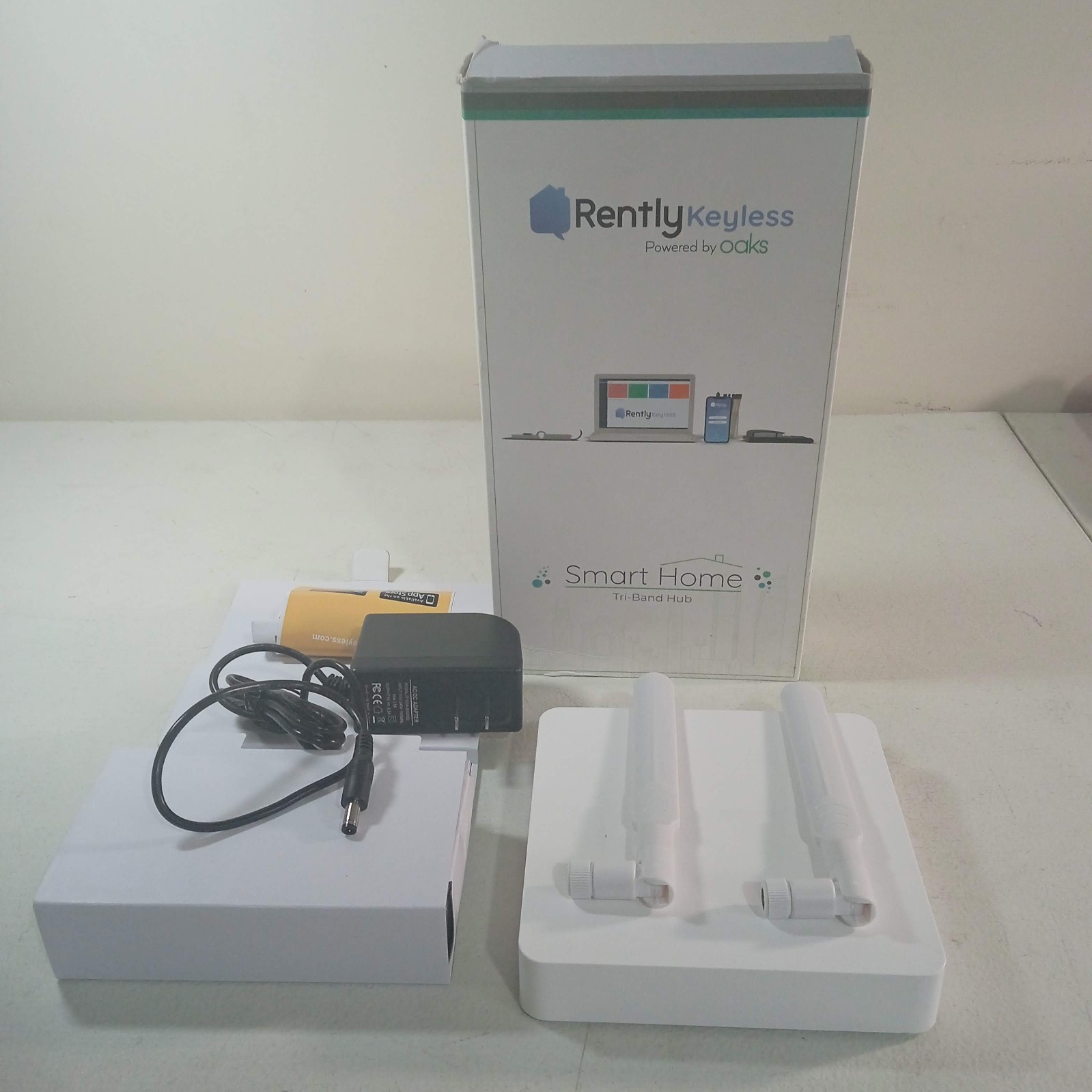 New In Box Rently Keyless RKH-TRI-01 Tri Band Hub White WiFi