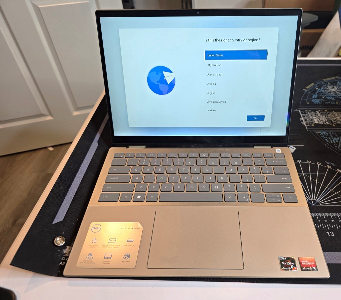 Dell Inspiron 14 7425 2-in-1 Ryzen 7 16GB 512GB SSD, Charger And Case Included