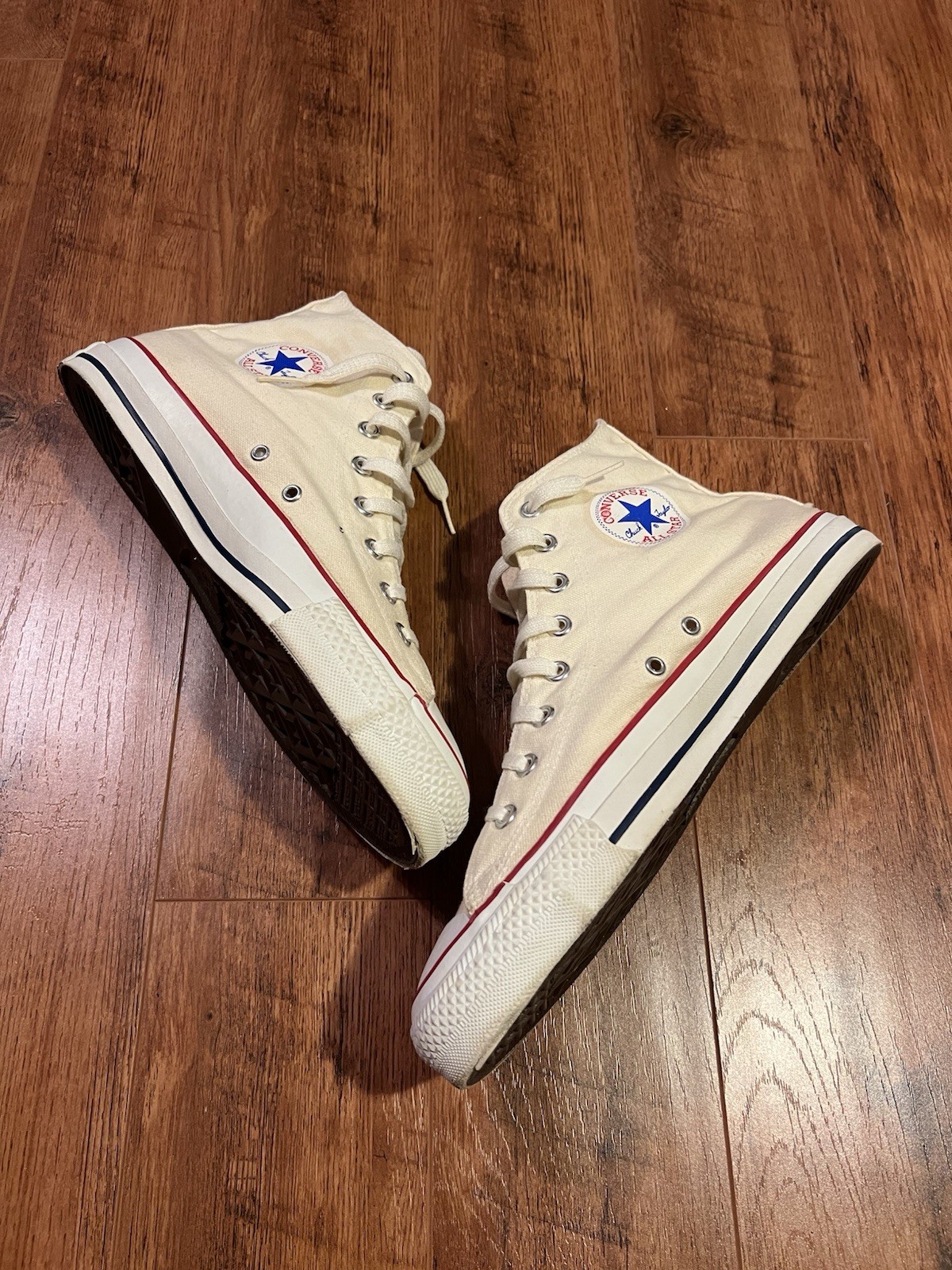 90’s Chuck Taylor Size 11 Cream White Made In USA 90’s Chuck Taylor Size 11 Cream White Made In USA