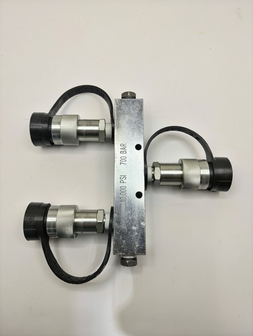 10000 PSI 2 Way Hydraulic Oil Manifold Splitter Enerpac CR400 Style Coupler NEW 10000 PSI 2 Way Hydraulic Oil Manifold Splitter Enerpac CR400 Style Coupler NEW