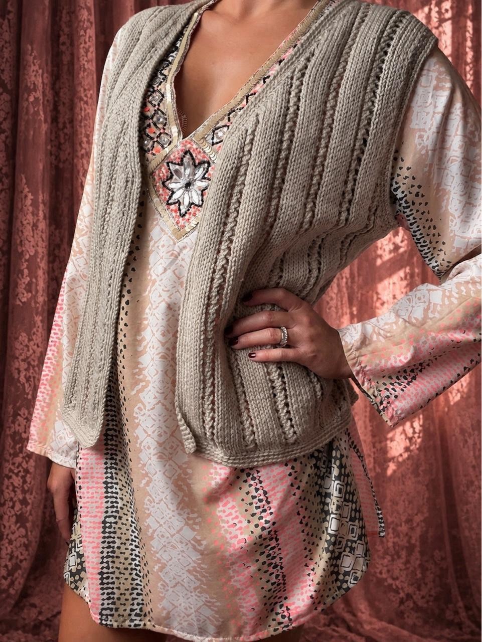 1960s handknit beige vest