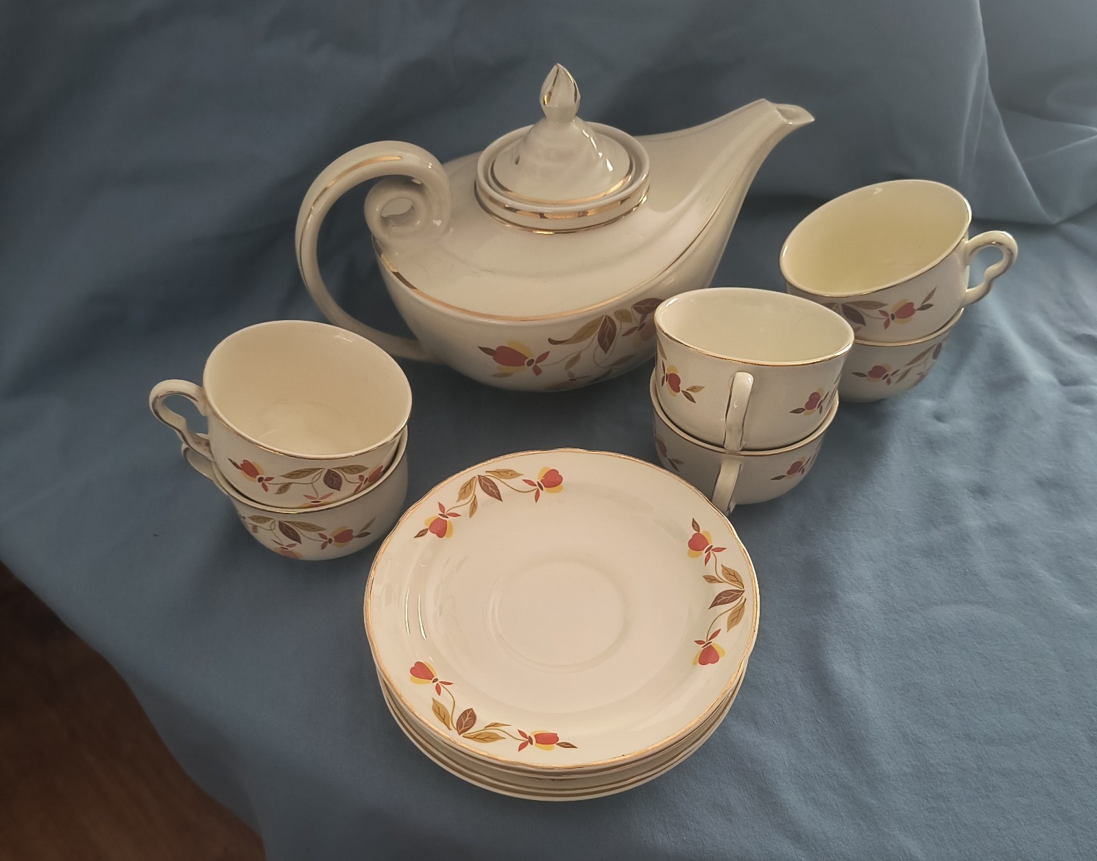 Vintage Hall\'s Autumn Leaf tea/coffee service 6 cups/saucers, pot, lid, strainer