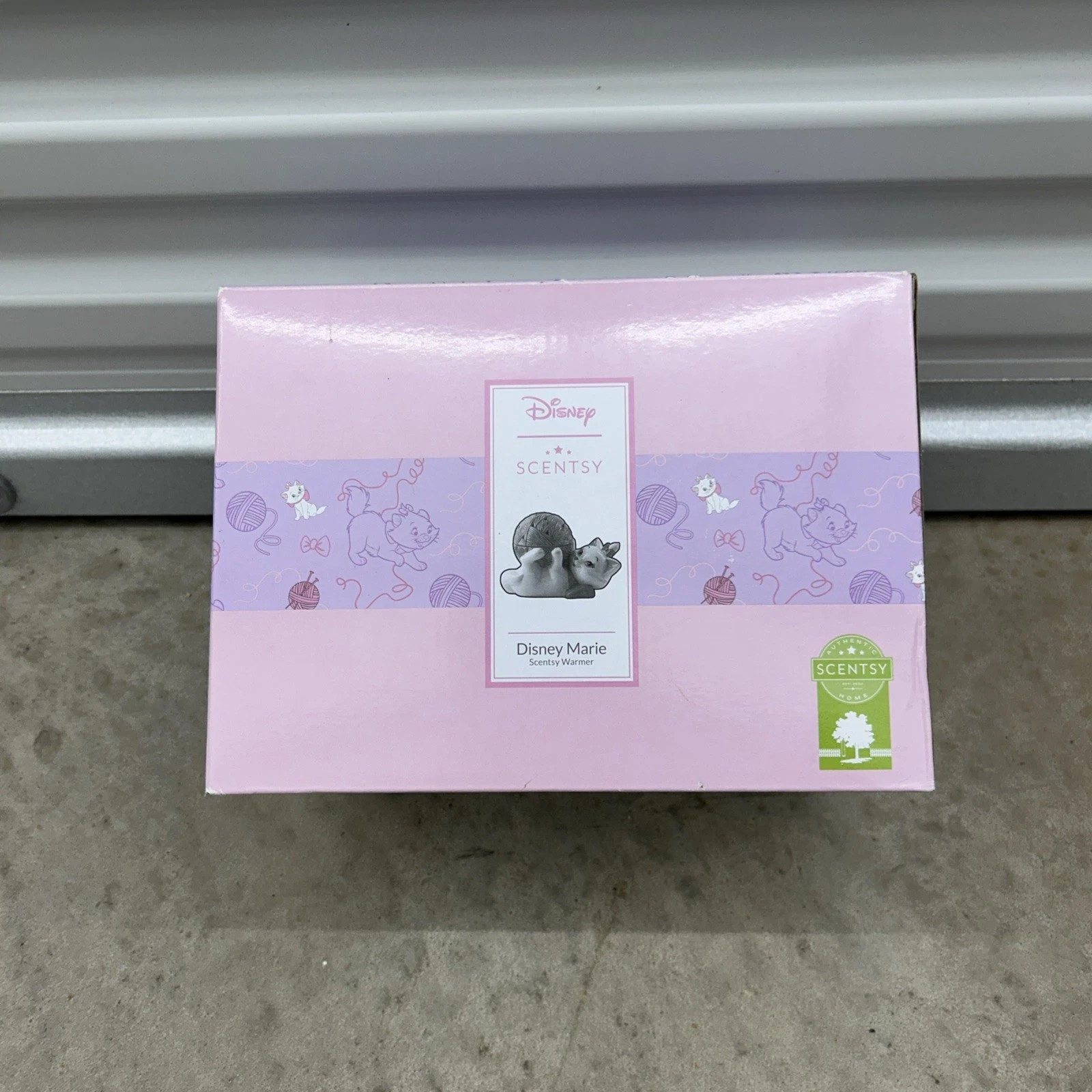 Scentsy-Disney's Aristocats- Disney Marie- New In Box-Element Wax Warmer