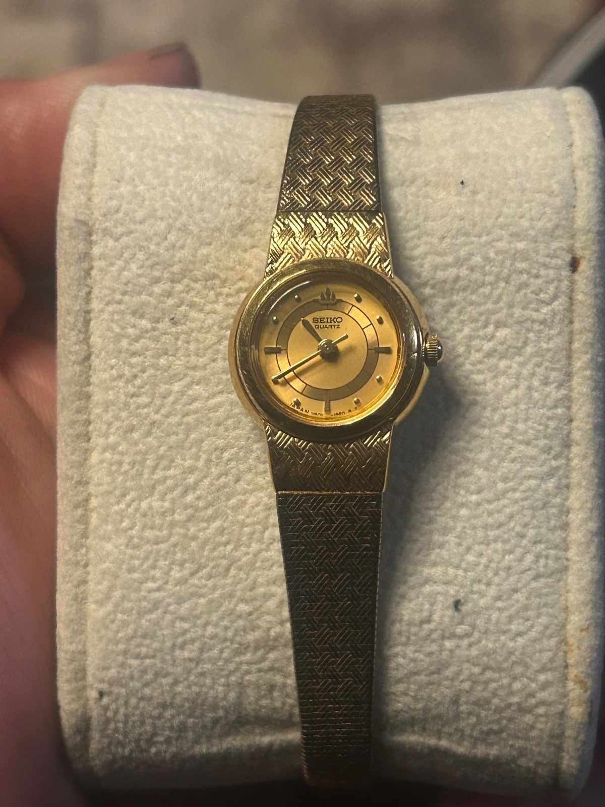 RARE Vintage Seiko gold tone woman’s watch with matching woven strap