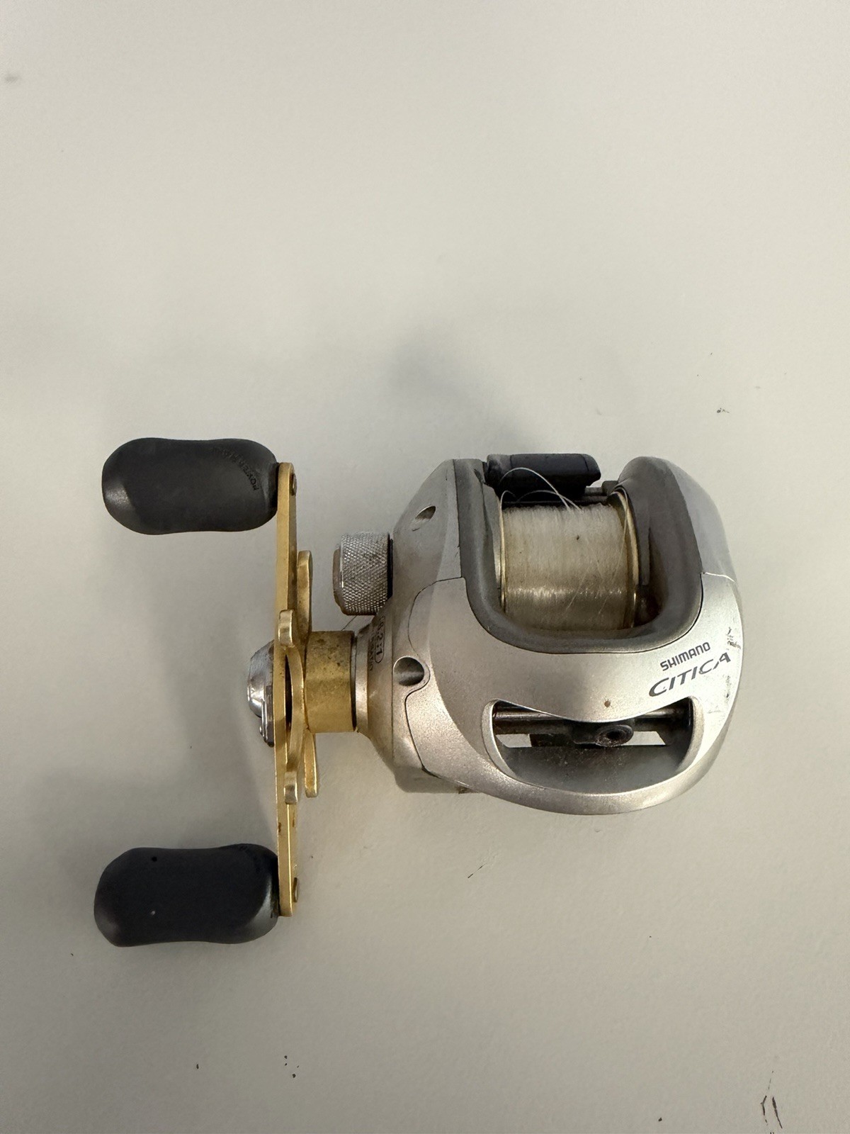 Shimano Citica 200D Baitcasting Reel 6.2:1 Gear Ratio Gold Handle