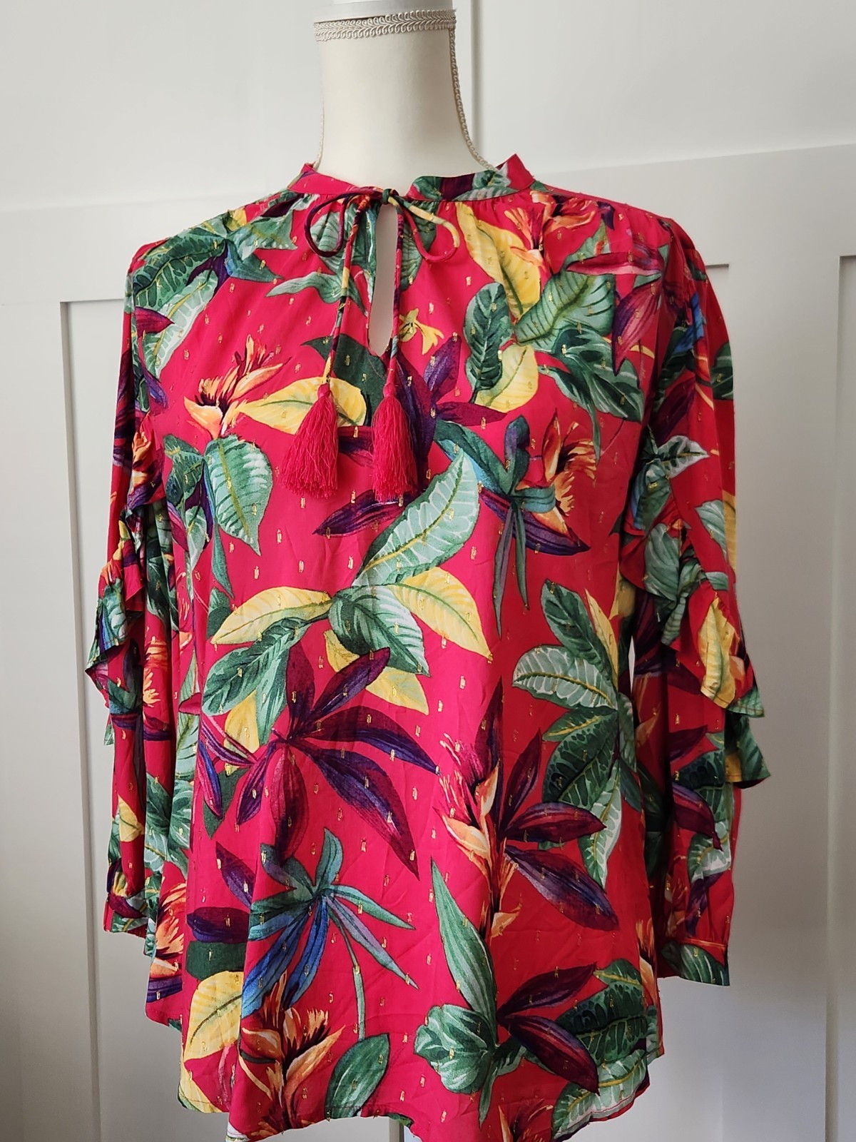 Chico\'s Women\'s Multicolor Floral Print Ruffle Sleeve Blouse/Top Size 1 (US 8) Chico\'s Women\'s Multicolor Floral Print Ruffle Sleeve Blouse/Top Size 1 (US 8)