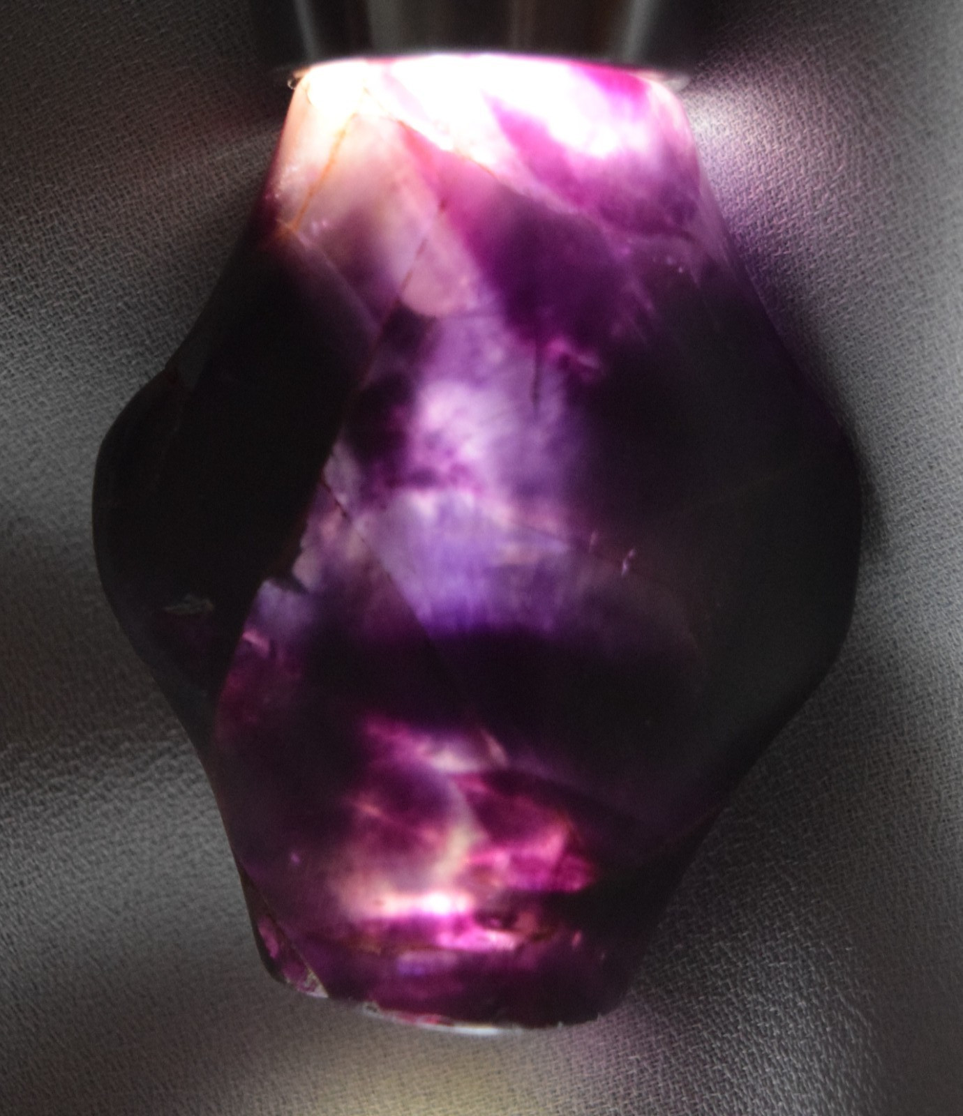 Very Beautiful Authentic Fluorite Bottle Type Bannerstone