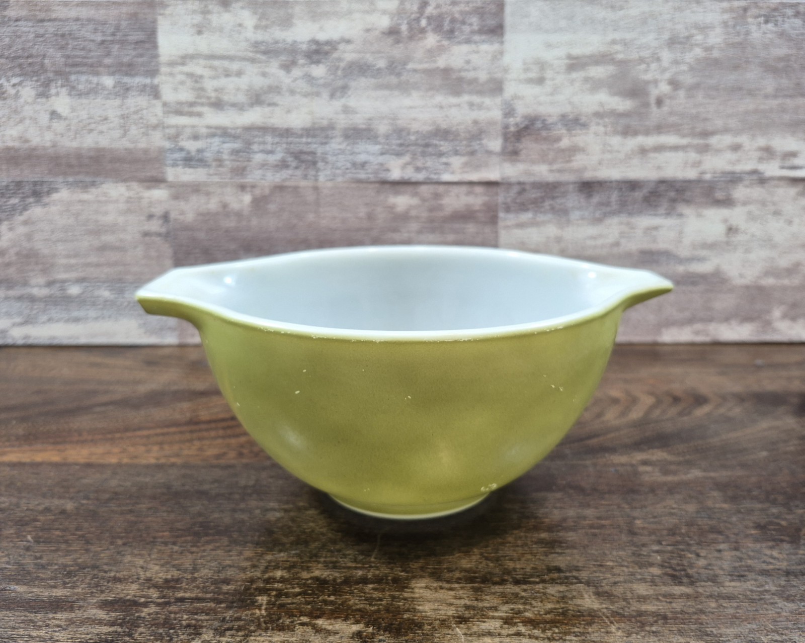 Vintage Pyrex Avocado Green 1.5 Pint Double-Spouted #441 Cinderella Bowl, 1960's