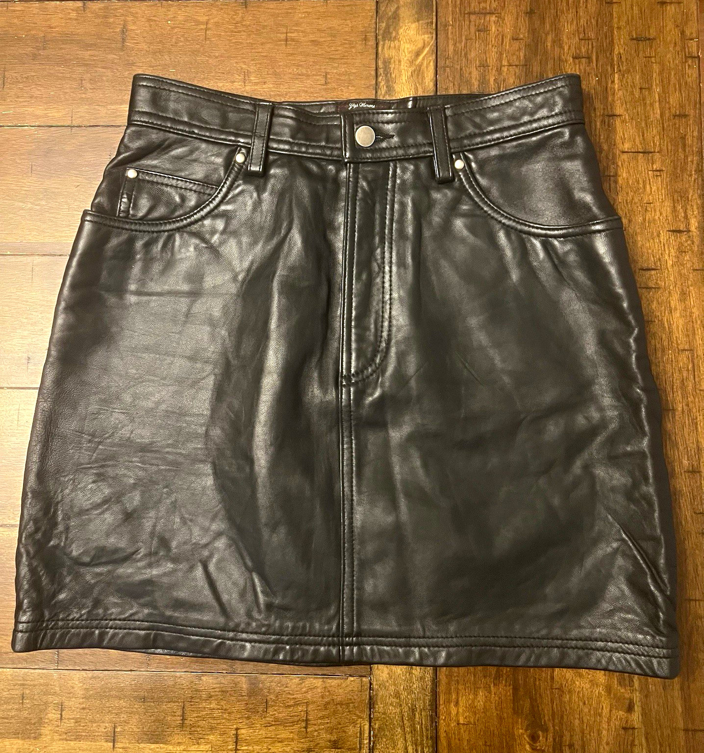 Vintage GAP Women’s Black Genuine Leather Mini Skirt Size 6 Vintage GAP Women’s Black Genuine Leather Mini Skirt Size 6