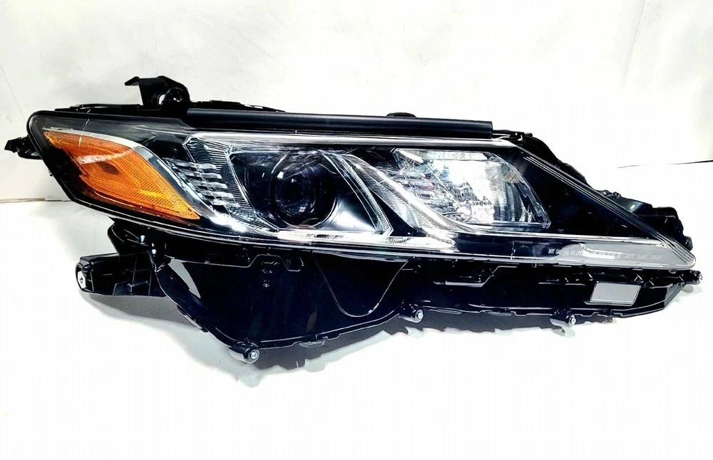 Headlight Passenger Side Compatible with Toyota Camry LE SE 2018-22 Right Only Headlight Passenger Side Compatible with Toyota Camry LE SE 2018-22 Right Only