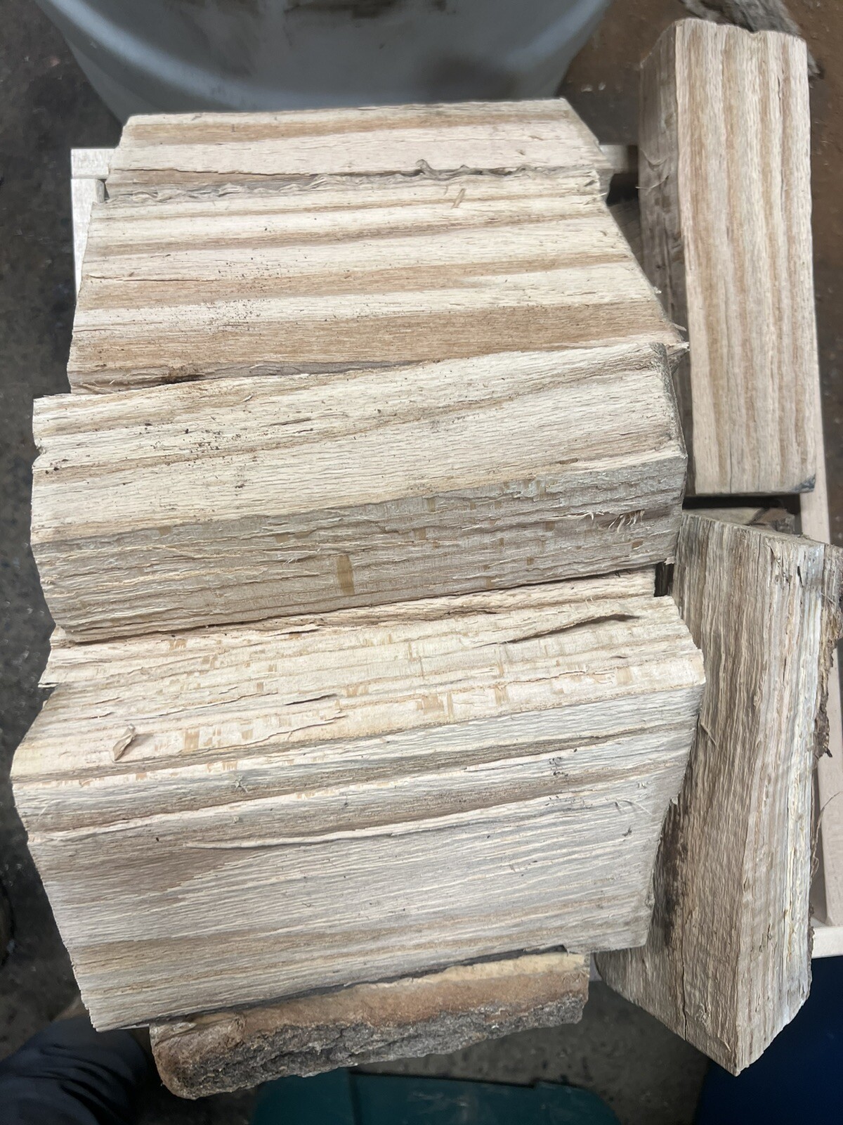 Bark Free Red Oak, Hickory And Apple wood chunks. 6-10 Inch Chunks